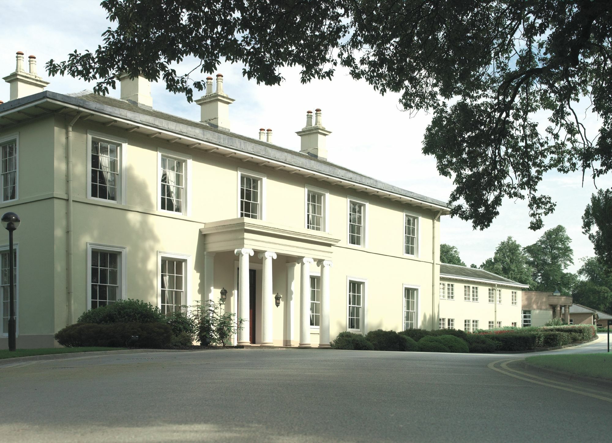 Eastwood Hall Hotel 4*